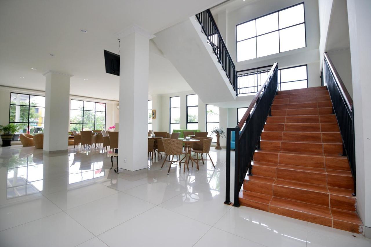 Airy Syariah Mistar Cokrokusumo 29A Banjarbaru Exterior photo